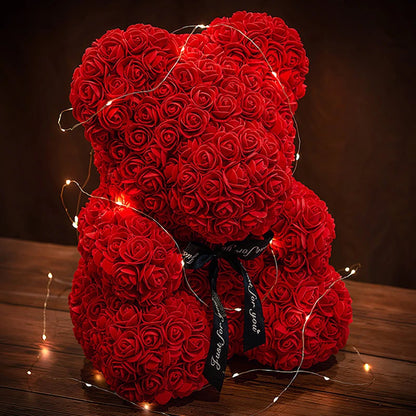 Faux-Rosen-Teddybär mit Geschenkbox und Lichtern - Romantisches Jubiläums- oder Valentinstagsgeschenk, Hochzeitsdekoration