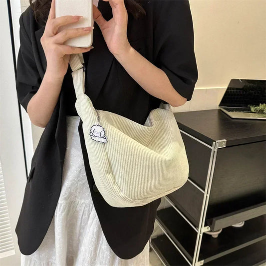 Fløjlsbukse crossbody taske stor kapacitet beige skuldertaske efterår 2026 til daglig brug