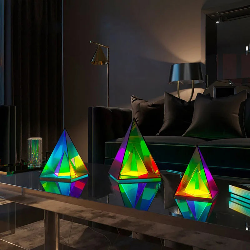 LED natlampe USB dæmpbar pyramide lampe stemningsfuld soveværelsesdekoration efterår 2025 stemningsbelysning gave