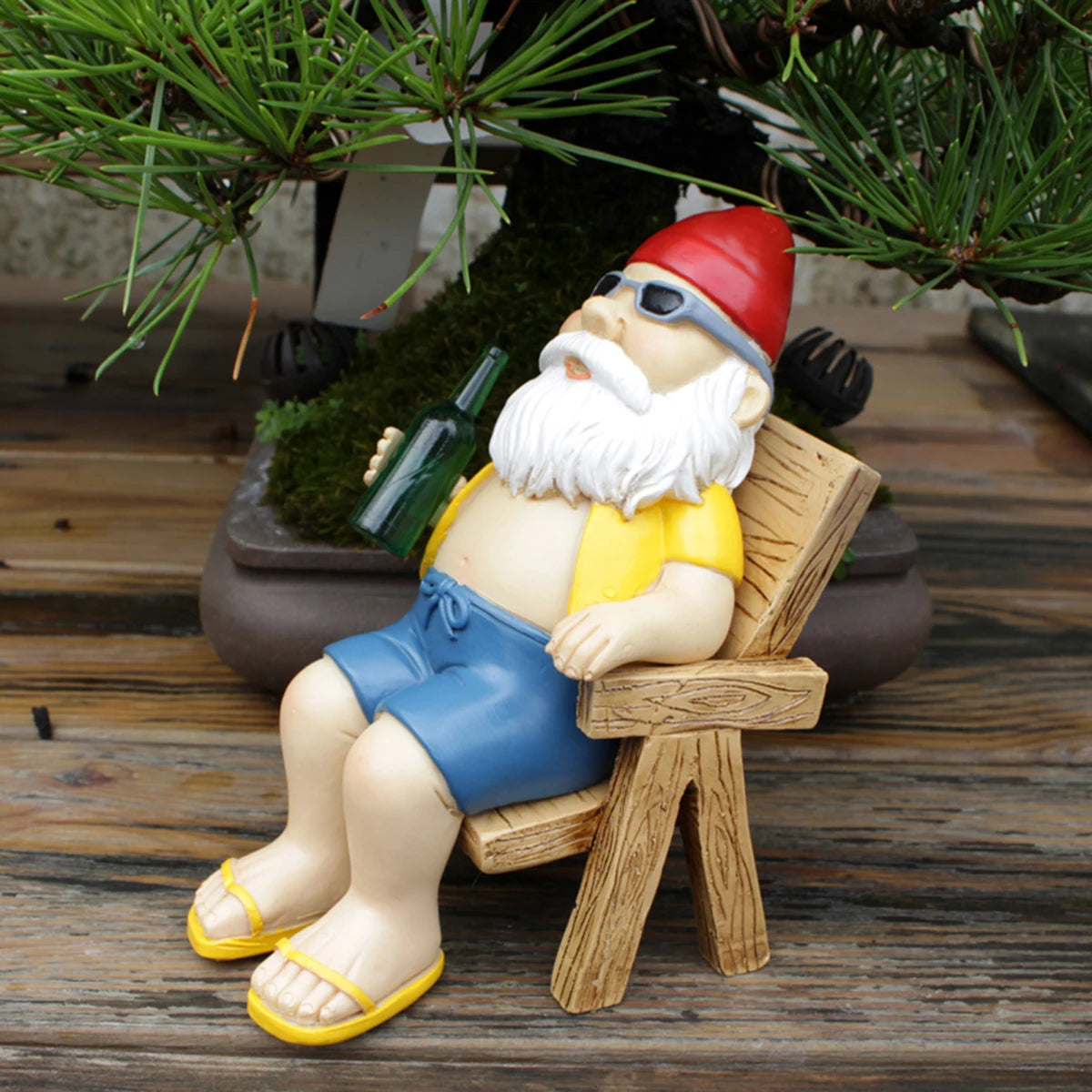 Statua gnomo da giardino che prende il sole figura nano decorazione creativa scena esterna regalo estate 2026