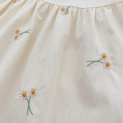 Blød, klassisk pigekjole - broderede blomster, Peter Pan-krave, pufærmer, bomuld, til forårsudflugter