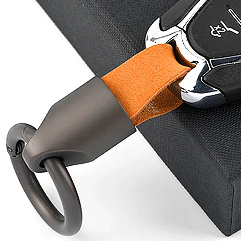 Portachiavi in pelle di pelle di mucca con moschettone anello per il trasporto quotidiano