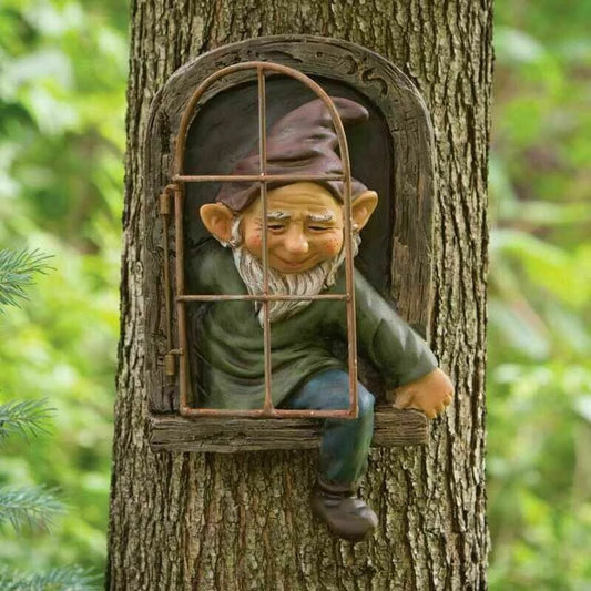 Statua Gnomo da Giardino in Resina Elfo Birichino Abbraccia Finestra Decorazione Fiabesca da Giardino Idea Regalo Autunno 2026