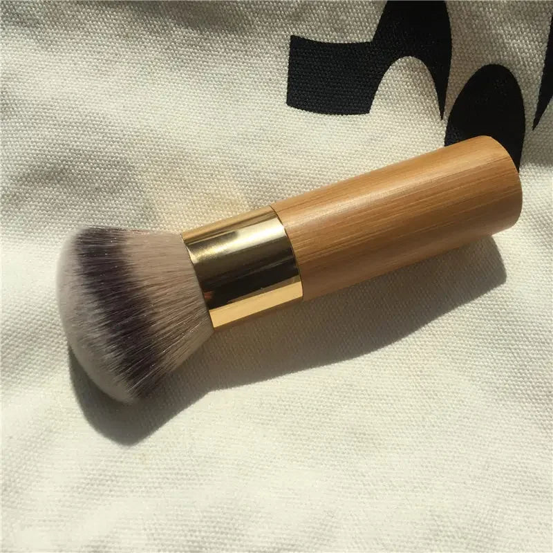 Airbrush foundationbørste med bambushåndtak Sminkebørste Høst 2026 TikTok viral jevn finish for pudder, bronzer og rouge