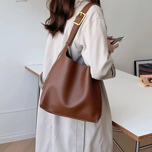 Crossbody taske stor kapacitet spandtaske efterår 2026 trend alsidig hverdagstaske