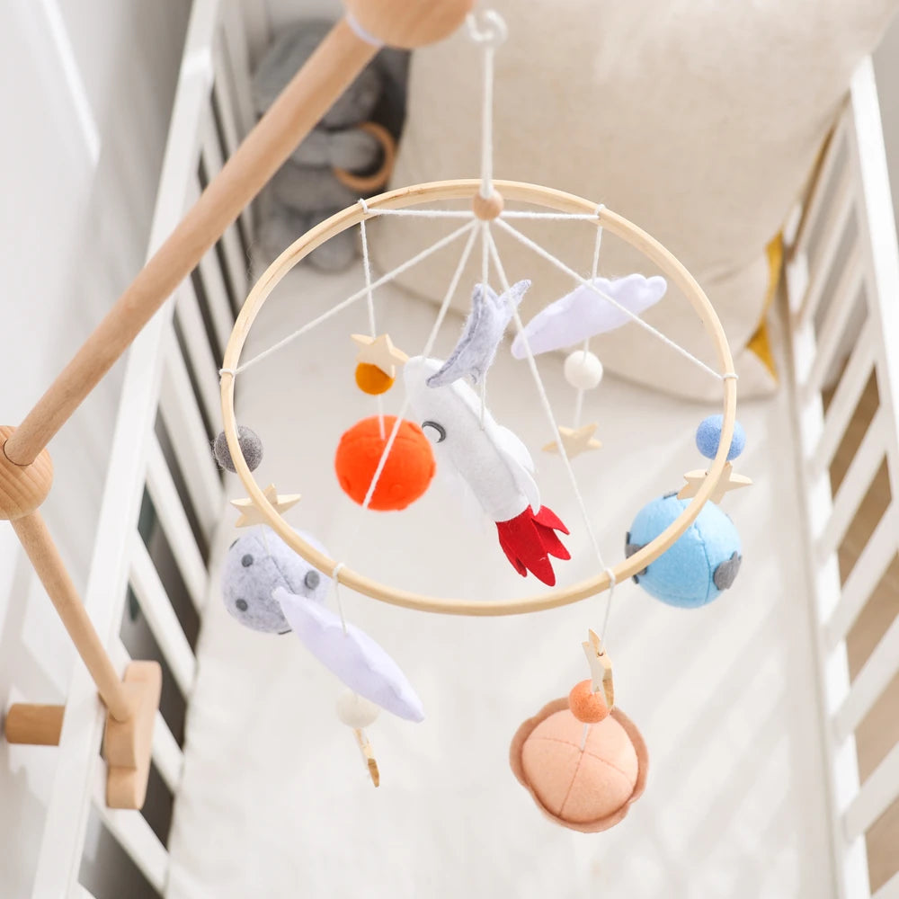 Móvil de cuna cohete de madera juguetes sensoriales para recién nacidos calmantes