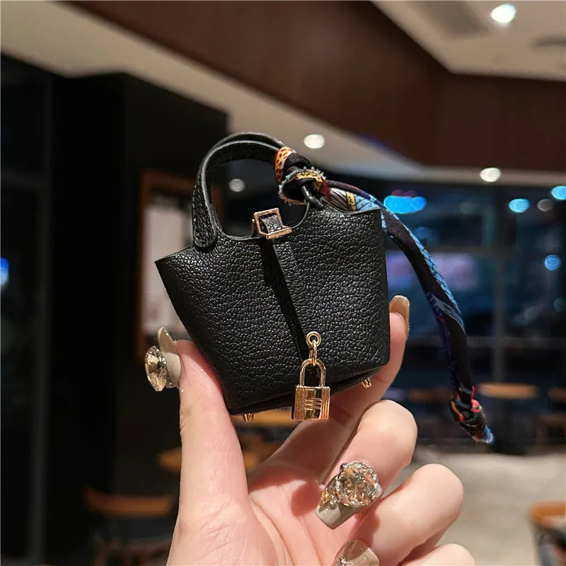 1+1 Gratis Birkin Inspiriertes Mini Handtasche - Leder Korbtasche Charm Schlüsselanhänger & Ohrhörer Etui