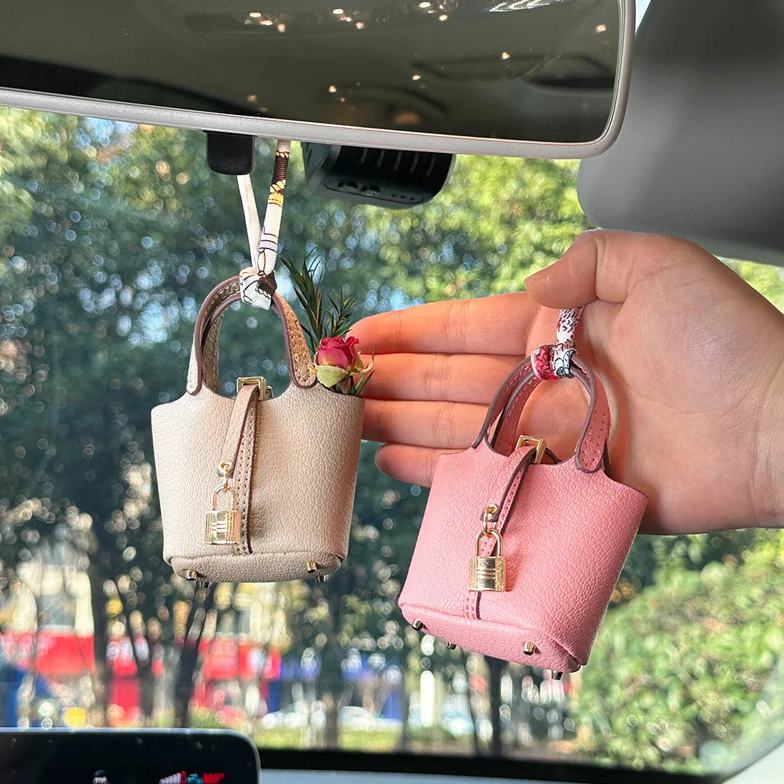 1+1 Gratis Birkin Inspiriertes Mini Handtasche - Leder Korbtasche Charm Schlüsselanhänger & Ohrhörer Etui