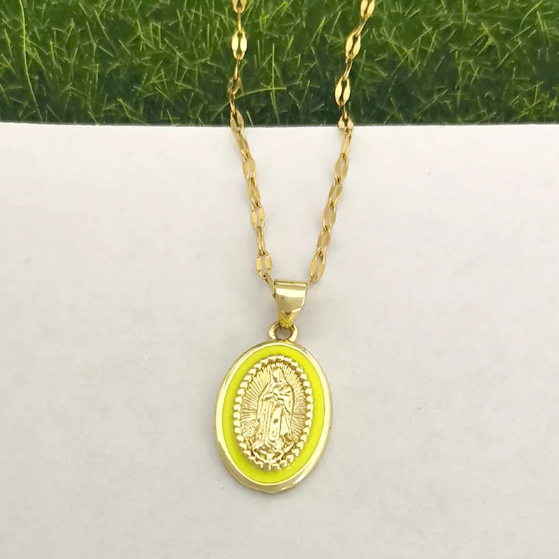 Timeless women's Virgin Mary pendant necklace - 18K gold-plated stainless steel link chain, for everyday wear