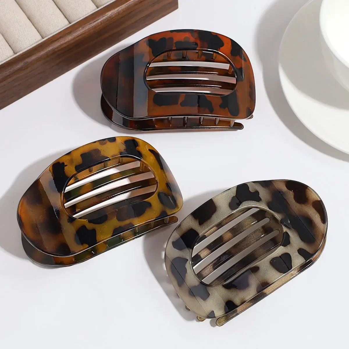 Hårklemme Ovalt Design Leopardmønster Akryl Hårspænder Forår 2026 Trend Gave