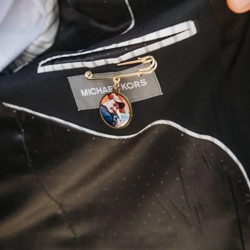 Custom Photo Brooch Pin - Personalized Memorial Picture Wedding Boutonniere Pendant, Zinc Alloy