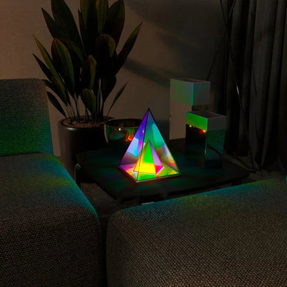 LED natlampe USB dæmpbar pyramide lampe stemningsfuld soveværelsesdekoration efterår 2025 stemningsbelysning gave