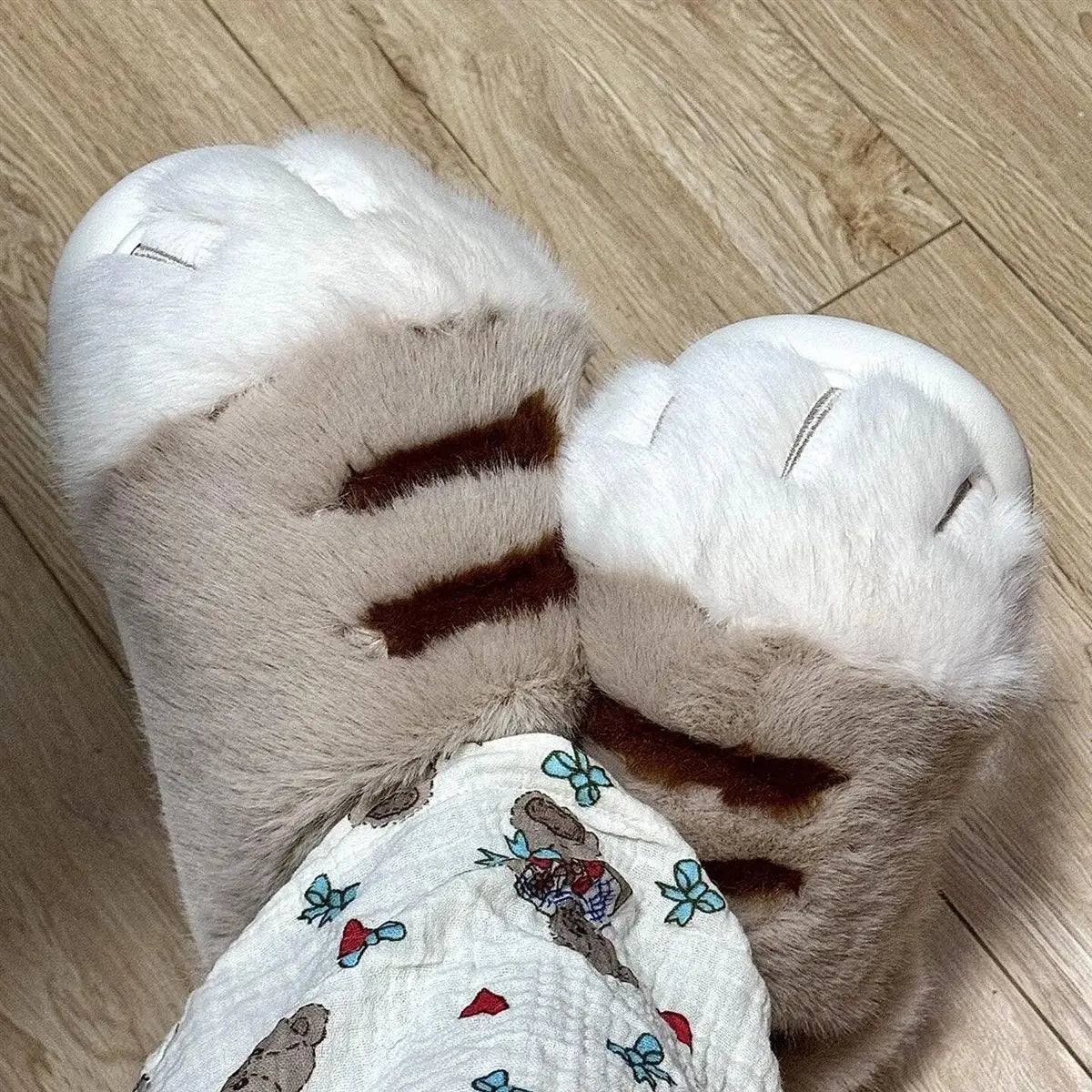 Pantofole calde e accoglienti unisex - design con zampa di gatto in peluche, pelliccia sintetica, uso interno per l'inverno
