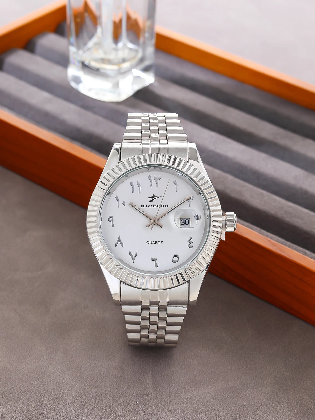 Men's Stainless Steel Date Watch Casual Business Style