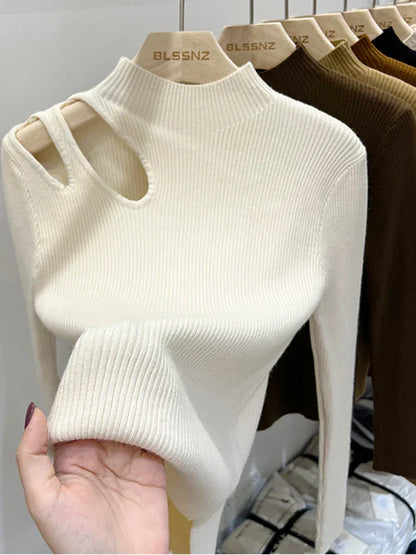 Camiseta ajustada de mujer con cuello alto - Corte asimétrico con recorte, tejido de canalé