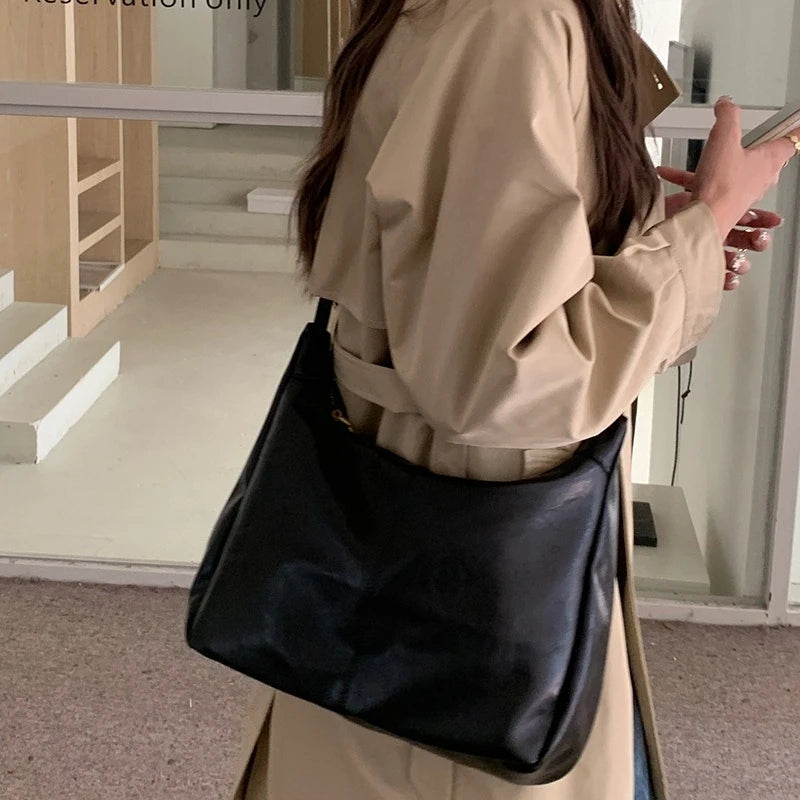 Zachte veelzijdige dames hobo tas - slouchy, nep leer