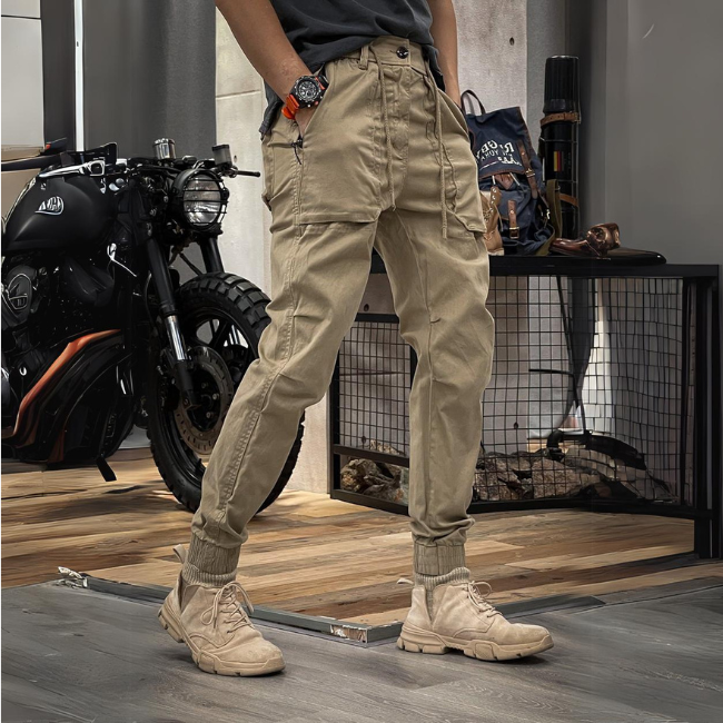 Versatile men's cargo pants – modern fit, stretchy fabric, for outdoor adventures 0