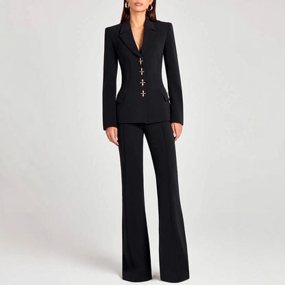 Taillierter Damenblazer mit langen Ärmeln und klassischem Design – maßgeschneidert, Polyester, Bürobekleidung