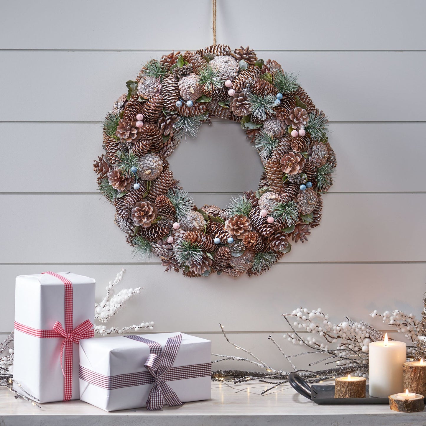 Natural Pine Cone Christmas Wreath – 18.5-inch Glitter Accents, Perfect for Front Door Decor, Holiday 2024