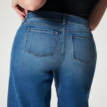 Jeans a gamba larga elasticizzati e valorizzanti da donna - denim lavorato a maglia a vita alta, fascia in vita liscia, weekend