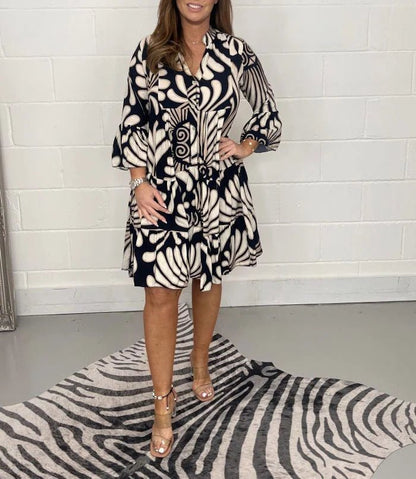 Elegant Women's Summer Dress with Graceful Print, Loose Fit, and Knee-Length Design for Garden Parties and Beach Walks-4