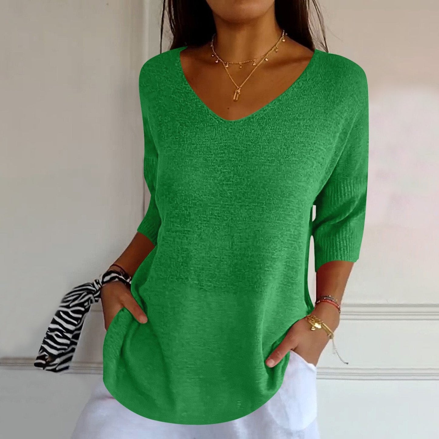 Relaxed Elegant Casual Top for Women, V-Neck Three-Quarter Sleeves, Lightweight Business Casual Shirt to Wear with Jeans-3