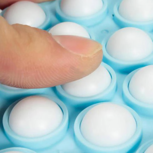 Rückenlotion-Applikator mit langem Griff, Roll-On-Spender und Massager für einfache Erreichbarkeit und glattere Haut Herbst 2025 Selbstfürsorge