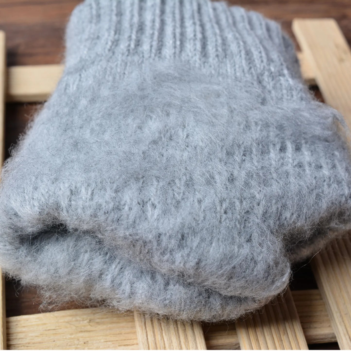 Stretchy Womens Knit Gloves - Stretch-Fitted, Wool Blend
